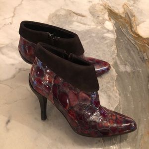 Donald J Pliner Booties